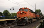 BNSF 5786 leads K144